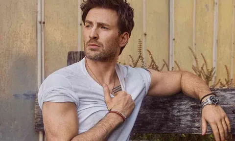 Chris Evans trở thành ‘Người đàn ông quyến rũ nhất năm 2022’