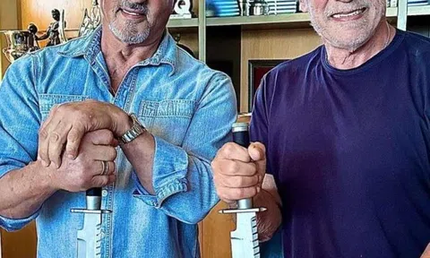 Sylvester Stallone: 'Tôi và Arnold Schwarzenegger là khủng long bạo chúa'
