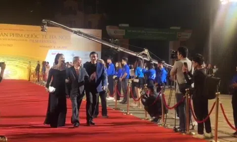 Dàn sao dự thảm đỏ Liên hoan phim quốc tế Hà Nội