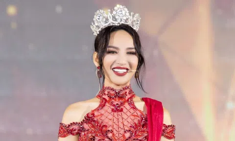 Khoảnh khắc Ngọc Diễm kết thúc nhiệm kỳ hoa hậu 14 năm