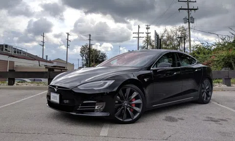 Tesla triệu hồi 40.168 xe lỗi trợ lực lái