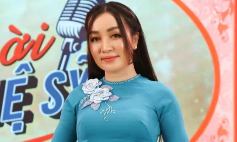 Hà Vân Bolero: Mẹ lên cơn đau tim khi tôi muốn bỏ nghề giáo theo nghệ thuật