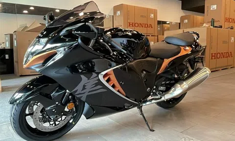 'Thần gió' Suzuki Hayabusa 2022 đầu tiên về Việt Nam