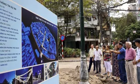 Tất bật thi công phố đi bộ Trúc Bạch để đưa vào hoạt động trước Tết Dương lịch 2023