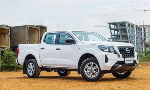 Nissan Navara EL 2023, xe bán tải thực dụng giá 700 triệu tại Việt Nam