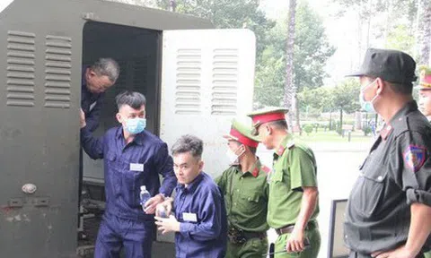 Vụ buôn lậu gần 200 triệu lít xăng: Các bị cáo đầu vụ nhận mức án 16 và 17 năm tù