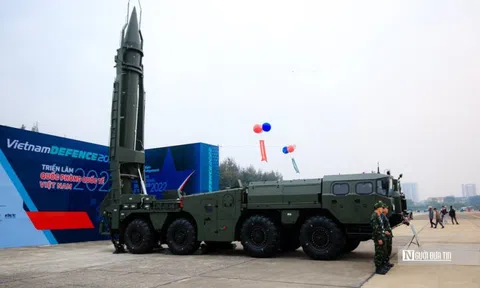 Ngắm dàn vũ khí, khí tài quân sự tại Triển lãm Quốc phòng quốc tế 2022