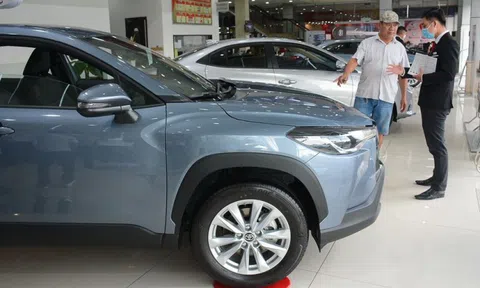 Ô tô nhập khẩu ồ ạt về Việt Nam, tăng nguồn cung dịp cuối năm