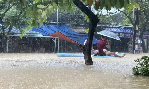 Bí thư Tỉnh ủy Bình Định: Ngay cửa biển mà ngập lụt nặng là không thể chấp nhận!