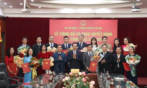 Bộ trưởng Đào Ngọc Dung điều động, bổ nhiệm hàng loạt cán bộ