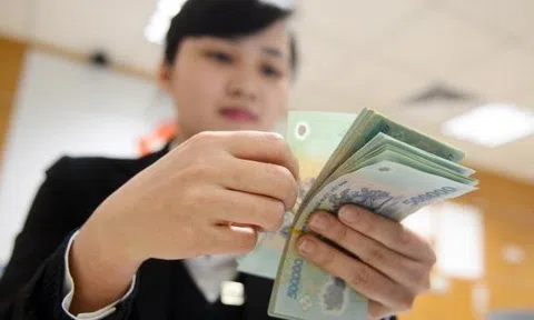 Xây dựng lộ trình cải cách tiền lương, sửa quy định thu nhập đặc thù