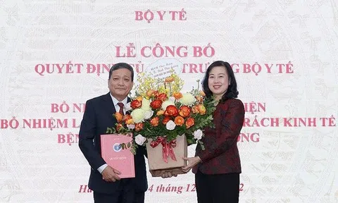 Bộ trưởng Y tế trao quyết định bổ nhiệm Giám đốc Bệnh viện Phổi Trung ương