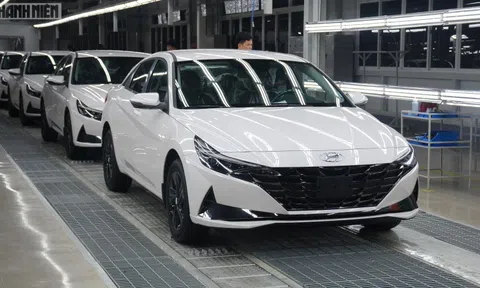 Tiêu thụ sedan hạng C dưới 900 triệu sụt giảm, Mazda3 nỗ lực bám đuổi Kia K3