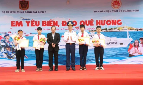 Học sinh Bình Đông với Cuộc thi "Em yêu biển, đảo quê hương"