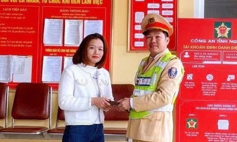 Nhặt được 30 triệu đồng, CSGT-TT đăng lên mạng tìm người đánh rơi