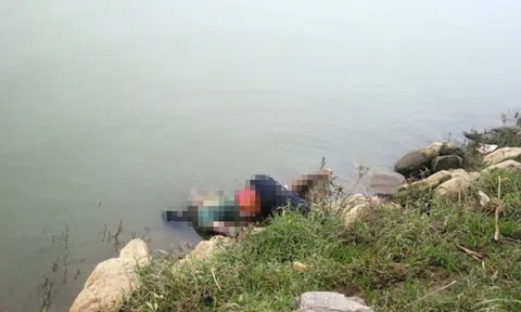 Phát hiện người phụ nữ chết trong tư thế ngồi bên bờ sông