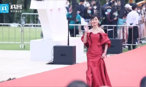 Minh tinh 'Bến Thượng Hải' được khen dung mạo tuổi 69