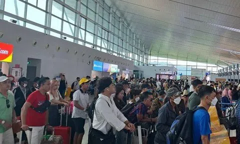 Hàng nghìn khách du lịch đang mắc kẹt ở Phú Quốc