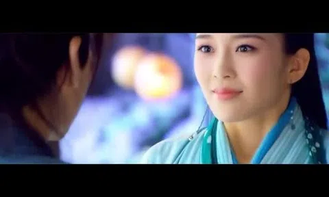 Sao 'Thần điêu đại hiệp' phủ nhận giả vờ ngã trên thảm đỏ