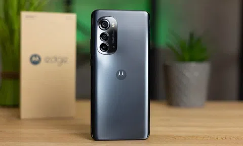 Điện thoại lấy cảm hứng từ laptop ThinkPad