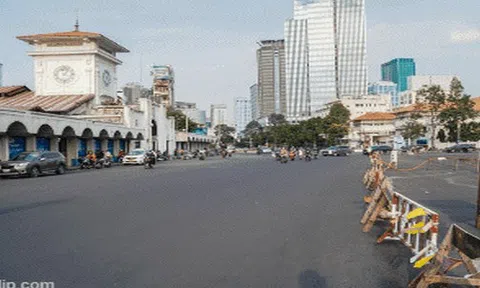 Nét quen thuộc trước chợ Bến Thành