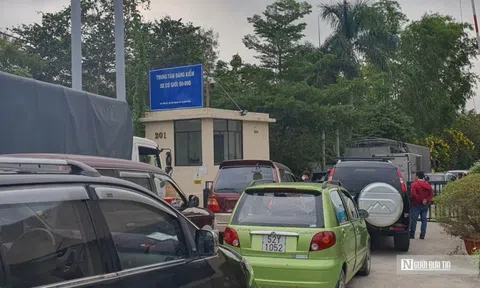 Tp.HCM: Nhiều trung tâm đăng kiểm quá tải, tài xế phải xếp hàng từ 2h sáng