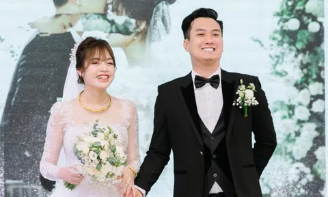 Anh Tuấn 'Phố trong làng' tiết lộ cuộc sống hôn nhân với vợ xinh đẹp