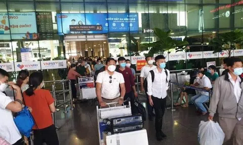 Tăng thêm 32 chuyến bay/ngày tại Tân Sơn Nhất, cách nào để không ùn tắc?