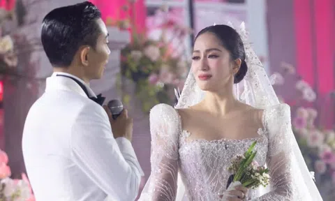 Khánh Thi trải lòng sau đám cưới với Phan Hiển: Những lời gièm pha đã vơi đi