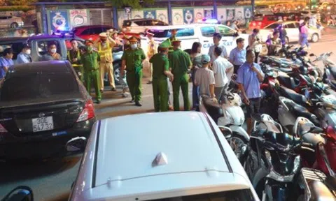 Ai đứng sau ngành dịch vụ trông xe trên vỉa hè, dưới lòng đường ở Hà Nội?