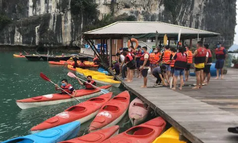 Dịch vụ vui chơi giải trí dưới nước tại vịnh Hạ Long, Cát Bà hoạt động chui?