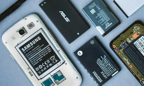 EU có thể mang pin rời trở lại smartphone