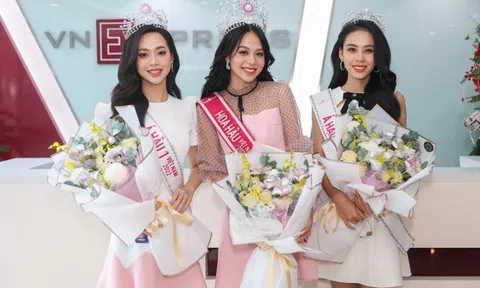 Top 3 Hoa hậu Việt Nam khoe sắc