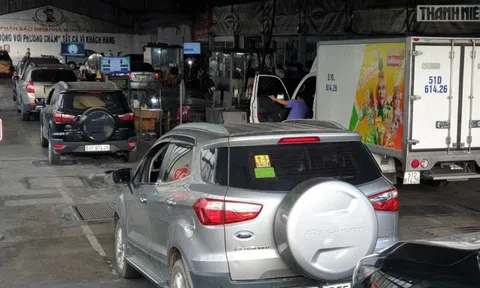 Gian nan đi đăng kiểm ô tô cuối năm