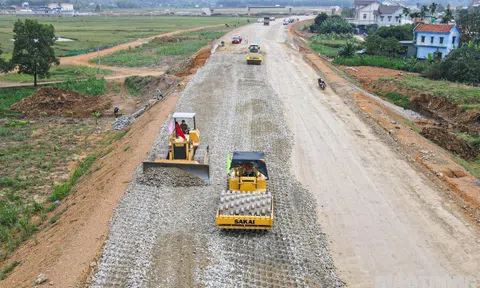 Bộ Giao thông vận tải báo cáo gì với Thủ tướng về chỉ định thầu cao tốc Bắc - Nam?