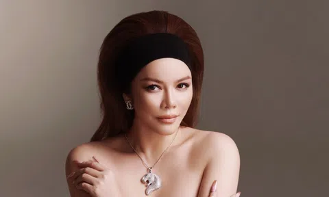Lý Nhã Kỳ tung bộ ảnh táo bạo ngay ngày đầu năm