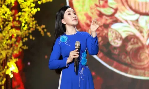 Hà Vân hát 'Quà xuân cho mẹ', kể kỷ niệm không thể về nhà đón giao thừa