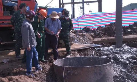 Sắp hoàn tất việc cứu hộ bé trai lọt vào trụ bê-tông sâu 35 m