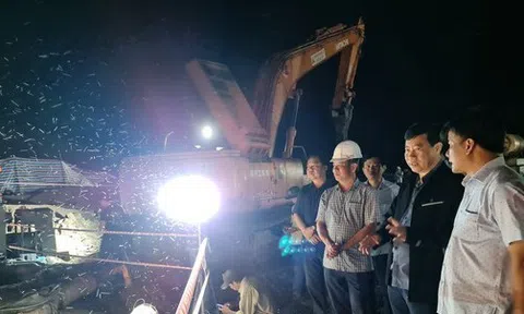 Việc giải cứu bé trai rơi xuống trụ bê tông 35m tiếp tục gặp khó