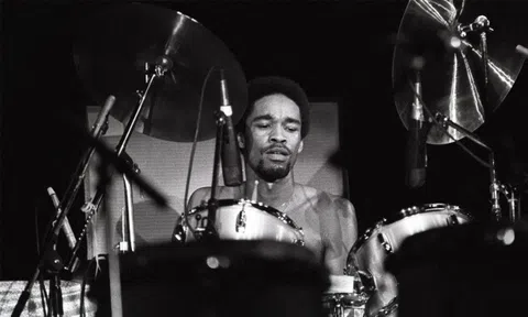 Tay trống nhóm Earth, Wind & Fire qua đời