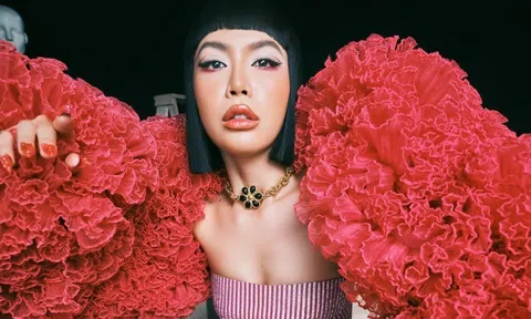 Minh Tú kỷ niệm 10 năm làm nghề