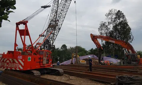 Diễn biến mới nhất vụ bé trai lọt vào trụ bê-tông sâu 35m