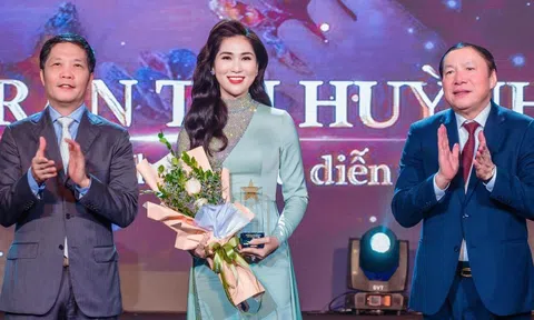 'Hoa hậu cải lương' Như Huỳnh được vinh danh Gương mặt nghệ sĩ tiêu biểu