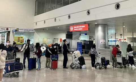 Hải quan sân bay Tân Sơn Nhất lên tiếng về vụ tố vòi tiền khi nhập cảnh