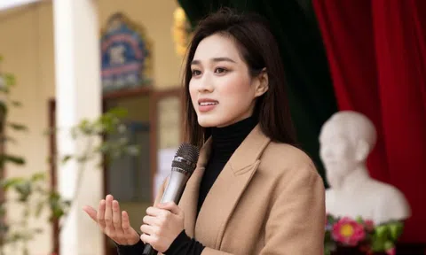 Đỗ Thị Hà chăm làm từ thiện, phủ nhận chuyện rời showbiz sau khi hết nhiệm kỳ