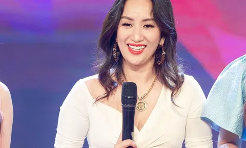 Khánh Thi mặc gợi cảm tình tứ bên Phan Hiển