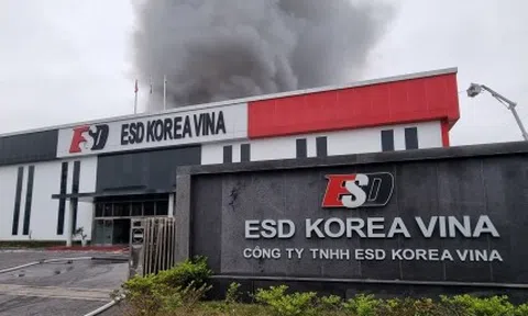 Cháy lớn tại công ty sản xuất linh kiện điện tử ở Bắc Ninh