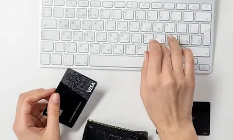 Tại sao bạn nên cân nhắc sử dụng thẻ tín dụng khi mua sắm trực tuyến?