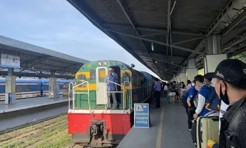 Hình ảnh ga Sài Gòn từ sáng đến trưa 15-1