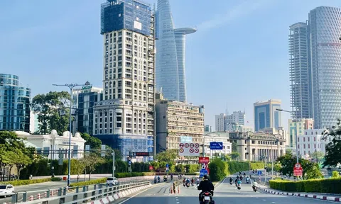 Bất ngờ với đường sá TP HCM ngày cận Tết